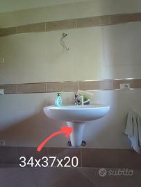 Lavabo e colonna scarico bagno