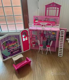 Casa Di Barbie Pieghevole Completamente Arredata 'Chiudi E Vai' &ndash; 21 Pezzi &ndash; FXG55