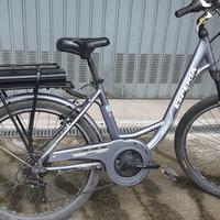 Bicicletta Esperia con pedalata assistita 