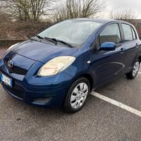 Toyota Yaris 1.0 5 porte Sol TAGLIANDATA TOYOTA CH