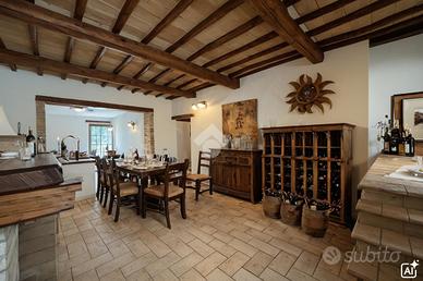 CASA SEMINDIPENDENTE A CASTEL VISCARDO