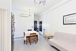 Luminoso bilocale con balcone