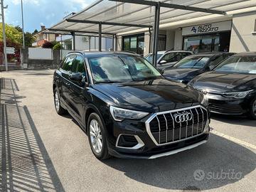 Audi Q3 35 TDI S tronic Business Advanced -INTERNI
