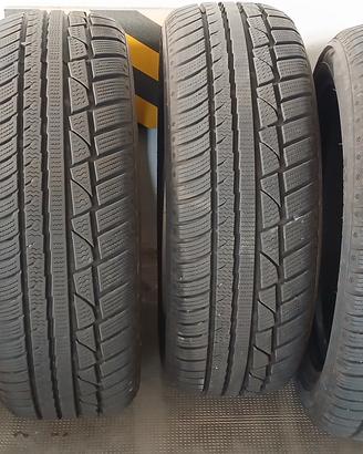 Treno gomme invernali 215/60/17