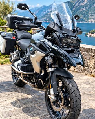 GS1250 TRIPLE BLACK OPTION 719