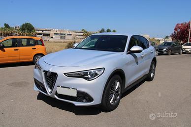 Alfa Romeo Stelvio 2.2 Turbodiesel 190 CV AT8 RWD