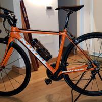 Bici da corsa Kona telaio in scandio