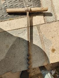 Trivella manuale antica da falegnameria–succhiello