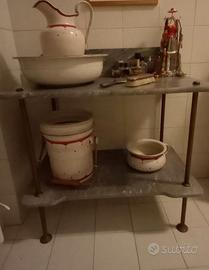 Toeletta vintage smaltata 84x91x50 cm + accessori