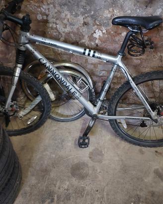 Mtb CANNONDALE F600