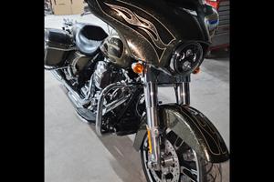 HARLEY Davidson street glide 103