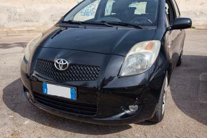 Toyota Yaris 1.3 benzina 87 CV 2008 nero unico pr