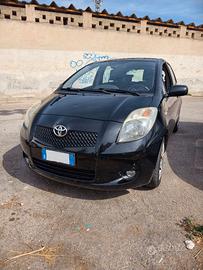 Toyota Yaris 1.3 benzina 87 CV 2008 nero unico pr