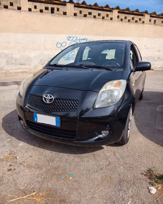 Toyota Yaris 1.3 benzina 87 CV 2008 nero unico pr