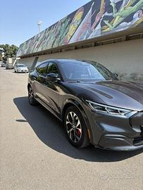 Mustung mach-e AWD 351 CV