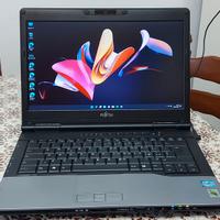 Notebook Fujitsu INTEL i7 veloce 8GB, 14 pollici.
