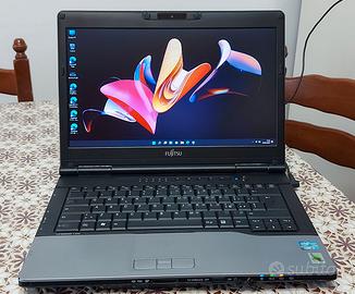 Notebook Fujitsu INTEL i7 veloce 8GB, 14 pollici.