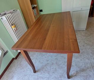 tavolo in legno da cucina allungabile