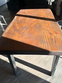 Tavolo. In. legno mssello