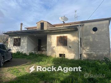 Casa indipendente di 201 m² con 4 locali a Altavil