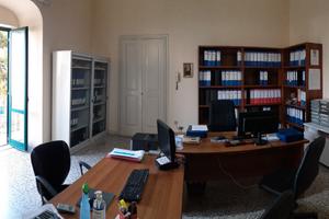 Trilocalein palazzo storico con vista mare