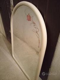 Specchio grande con cornice laccata bianca