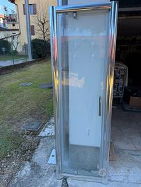 Box doccia a bilico in vetro