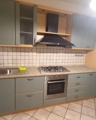 cucina e parete attrezzata 