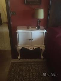 Comodino bianco