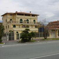 Residenziale appartamento in villa Marina di Massa