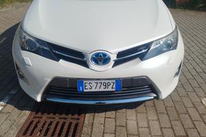 Toyota auris full hybrid garanzia 1 anno