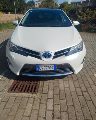 Toyota auris full hybrid garanzia 1 anno