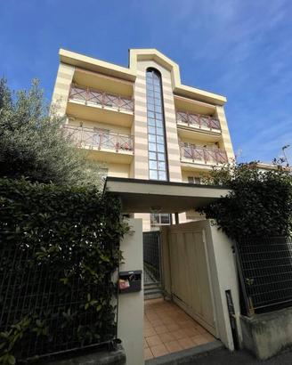 BILOCALE IN CONTESTO 2006