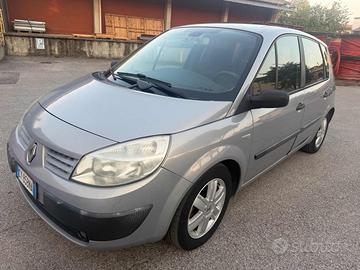 RENAULT Grand Scenic 1.9 dCi/130CV Confort senza