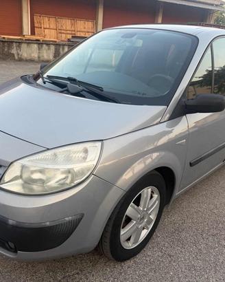 RENAULT Grand Scenic 1.9 dCi/130CV Confort senza