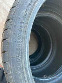 Gomme 235/35R19