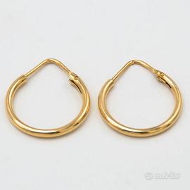 Orecchini cerchio tubolare oro giallo 18 kt A.105