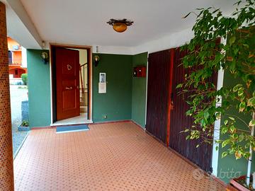 Appartamento in bifamiliare ultimo piano