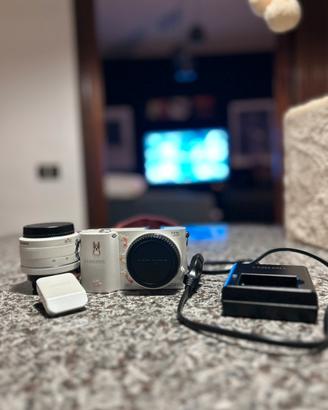 Fotocamera Samsung NX 1000 biaca come nuova