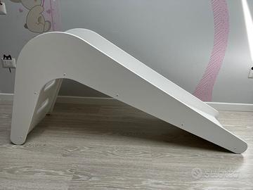 Scivolo in legno per bambini