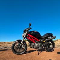 Ducati Monster 796