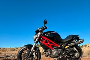 Ducati Monster 796