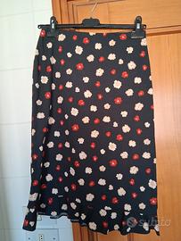 gonna nera con fiorellini