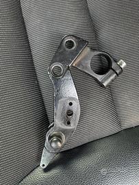 T2075061 supporto pedana anteriore dx bonneville