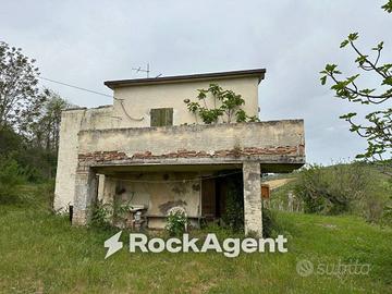 Rustico / Casale di 135 m² con 5 locali a Villamag