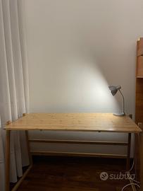scrivania in legno