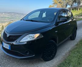 Lancia Ypsilon 1.0 FireFly 5 porte S&S Hybrid Ecoc