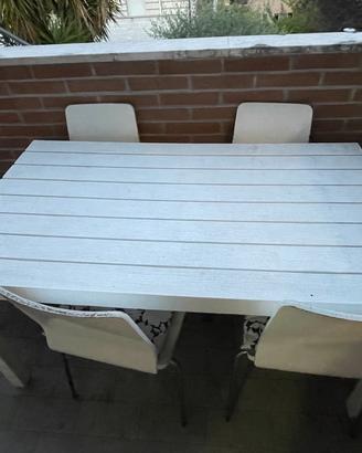 Tavolo da esterno in plastica + 5 sedie