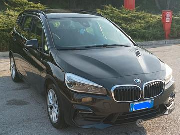 BMW 220d  7 posti 190 cv (140 kw)