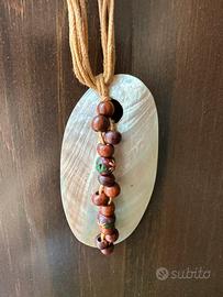 Girocollo con conchiglia